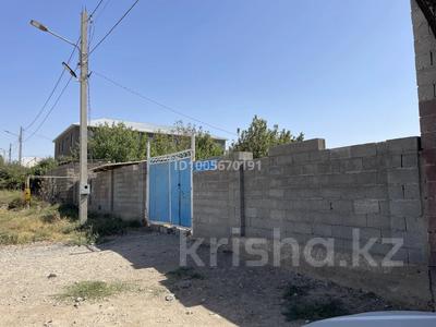 Отдельный дом · 2 комнаты · 70 м² · 8 сот., мкр Самал-3 — Рядом находится в Большой торговый центр 500 м от нас самый большой торговый центр в Шымкенте DALA MALL рядом есть продуктовый магазины остановка к любой точке города садик рядом школа рядом за 32 млн 〒 в Абайский р-н