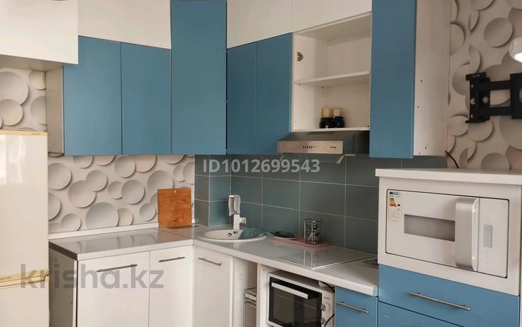 1-комнатная квартира · 40 м² · 3/9 этаж, мкр Атырау, Кульджинский тракт 16/38 за 220 000 ₸ в Алматы, Медеуский р-н — фото 2