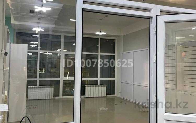 Магазины и бутики, склады · 42 м² за 420 000 ₸ в Астане, Есильский р-н — фото 4