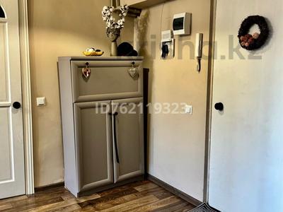 Пәтерлер в Алматинской обл.: 2-бөлмелі пәтер · 36.4 м² · 3/5 қабат, Абая, бағасы: 17.5 млн 〒 2-бөлмелі пәтер · 36.4 м² · 3/5 қабат, Абая, бағасы: 17.5 млн 〒 в Талгаре