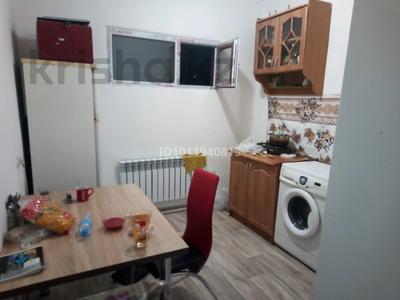 1-бөлмелі пәтер · 40 м² · 2 қабат, мкр Аксай-4, Домостроительная, бағасы: 160 000 ₸ в Алматы, Ауэзовский р-н