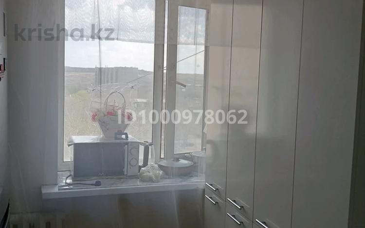 3-комнатная квартира · 61.9 м² · 9/9 этаж, Майкудук, Майкудук, 19й микрорайон 43 — Кафе Дана за 21 млн 〒 в Караганде, Алихана Бокейханова р-н — фото 2