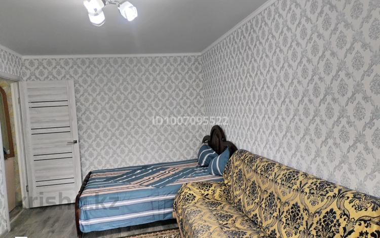 1-комнатная квартира · 31 м² · 3/5 этаж, Маметова 48 — Возле памятника Маметова пересечения с Назарбаев за 8 000 ₸ в Уральске — фото 2