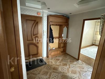 3-бөлмелі пәтер · 63 м² · 3/5 қабат, Айгүл ш/а 18, бағасы: 20 млн ₸ в Уральске, мкр Айгуль
