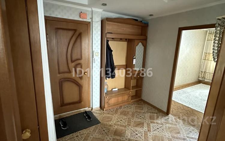 3-комнатная квартира · 63 м² · 3/5 этаж, мкр Айгуль 18 за 20 млн ₸ в Уральске — фото 2