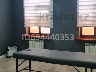 3-бөлмелі пәтер · 120 м² · 2/4 қабат, Орынбаева 23 — ул. Тәуке хан уг Орынбаева кафе KimChi, бағасы: 57 млн ₸ в Шымкенте, Аль-Фарабийский р-н