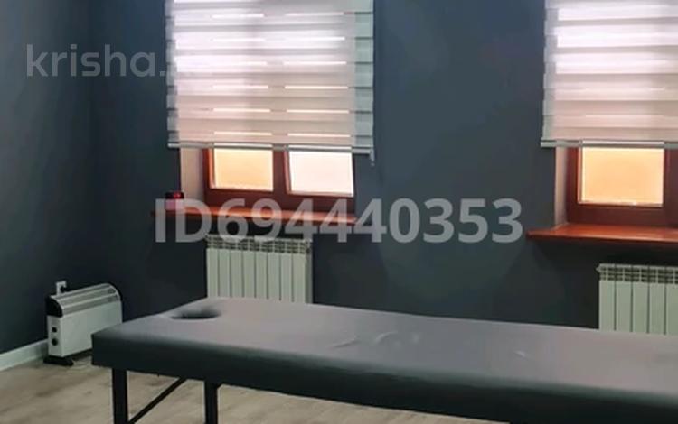 3-бөлмелі пәтер · 120 м² · 2/4 қабат, Орынбаева 23 — ул. Тәуке хан уг Орынбаева кафе KimChi, бағасы: 57 млн ₸ в Шымкенте, Аль-Фарабийский р-н — фото 2