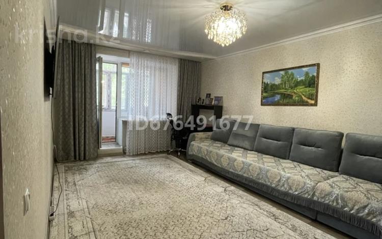 3-комнатная квартира, 92 м², 1/3 этаж, Абая 49А за 45 млн 〒 в Жезказгане — фото 2