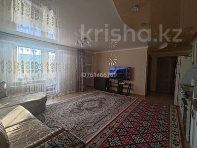 Продажа квартир в Восточно-Казахстанской обл.: 3-комнатная квартира · 83 м² · 6/10 этаж, Казыбек би 7/3 за 36.5 млн 〒 3-комнатная квартира · 83 м² · 6/10 этаж, Казыбек би 7/3 за 36.5 млн 〒 в Усть-Каменогорске