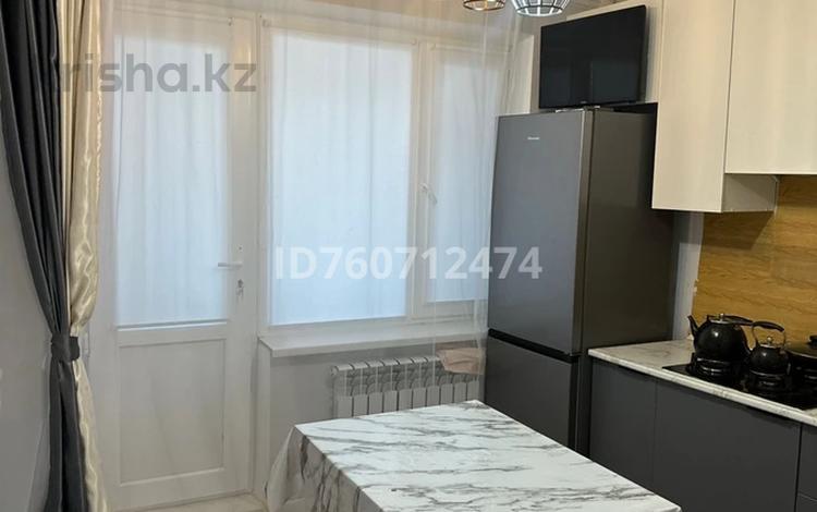 2-комнатная квартира · 60 м², 3а — Напротив базар, рядом вокзал за 11 000 〒 в Атырау, мкр Привокзальный-3А — фото 2