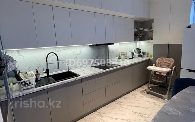 3-комнатная квартира, 94 м², 4/16 этаж, Кенесары 65