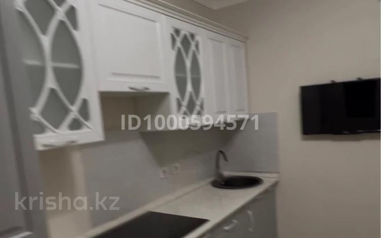 2-комнатная квартира · 54 м² · 5/12 этаж, мкр Дарабоз за 260 000 ₸ в Алматы, Алатауский р-н — фото 2