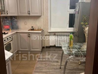 3-бөлмелі пәтер · 65 м² · 1/5 қабат, Абая 53/1 — Валиханова, бағасы: 300 000 ₸ в Астане, р-н Байконур