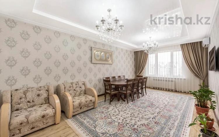 4-комнатная квартира, 119 м², 10/12 этаж, Туркестан 28/2 за 100 млн 〒 в Астане, Есильский р-н — фото 2