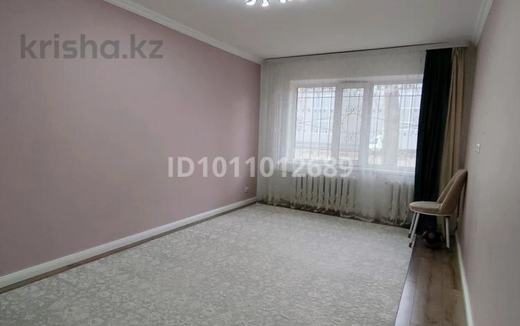 4-комнатная квартира · 61.7 м² · 1/5 этаж, Алия Молдагуловой 8 — Вокзал за ~ 18 млн ₸ в Уральске — фото 2