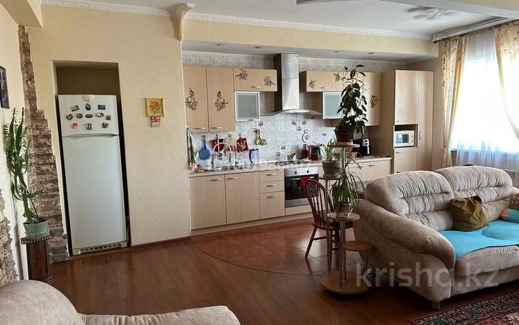 2-комнатная квартира · 90 м² · 18/18 этаж, Прокофьева 144 за 280 000 ₸ в Алматы, Алмалинский р-н — фото 2