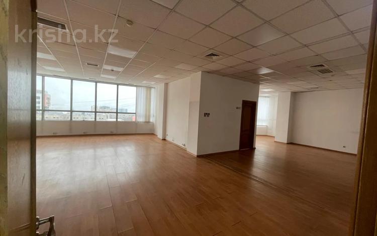 Кеңселер, кабинеттер және жұмыс орындары · 105.4 м², бағасы: ~ 1.1 млн ₸ в Алматы, Бостандыкский р-н — фото 2