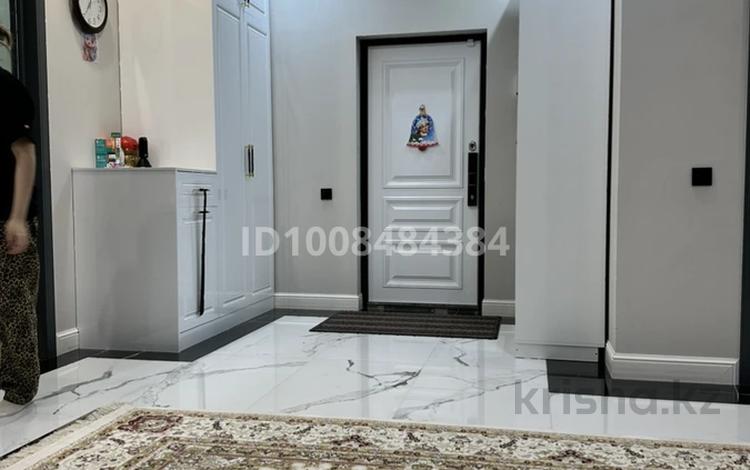 3-комнатная квартира · 150 м² · 9/13 этаж, 17-й мкр 54 за 70 млн ₸ в Актау — фото 2