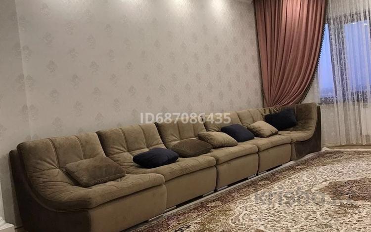 3-комнатная квартира · 140 м² · 7/9 этаж, 15-й мкр 65 за 60 млн ₸ в Актау — фото 2