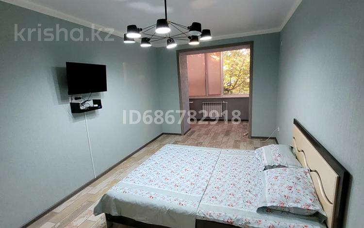 1-комнатная квартира · 45 м² · 2/5 этаж, Циолковского 1 — Рынок Аяжан. за 10 000 ₸ в Уральске — фото 2