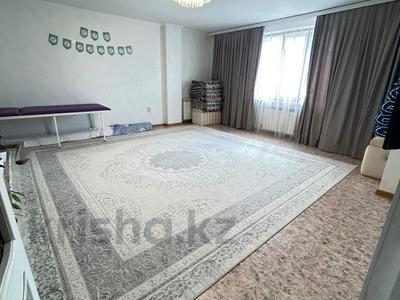 4-комнатная квартира · 112.2 м² · 7/7 этаж, мкр. Алтын орда, Молдагуловой 46 за 27 млн 〒 в Актобе