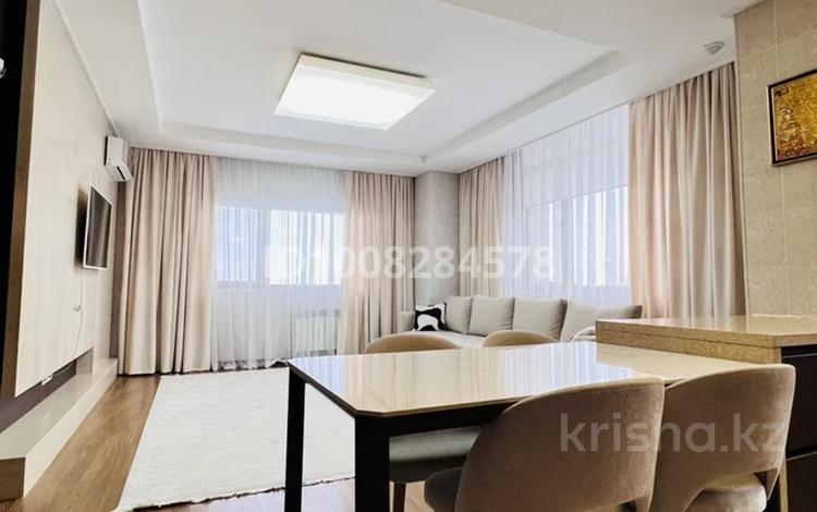 3-комнатная квартира · 90 м² · 17/34 этаж, Кошкарбаева 10/1 за 62.9 млн ₸ в Астане, Сарайшык р-н — фото 99