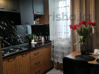 Продажа квартир в Алматинской обл.: 1-комнатная квартира · 32 м² · 2/5 этаж, 1 микрорайон 8 за 14.5 млн 〒 1-комнатная квартира · 32 м² · 2/5 этаж, 1 микрорайон 8 за 14.5 млн 〒 в Есик