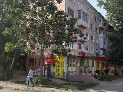 4-комнатная квартира · 58.2 м² · 3/5 этаж, Казахстан 75 за 19.5 млн 〒 в Усть-Каменогорске, Ульбинский