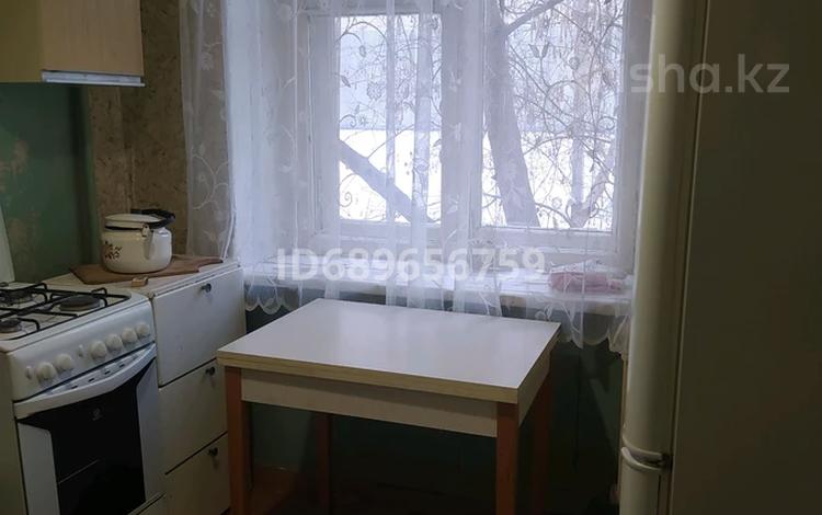 1-комнатная квартира · 33 м² · 2/5 этаж, 8 марта за 90 000 ₸ в Уральске — фото 3