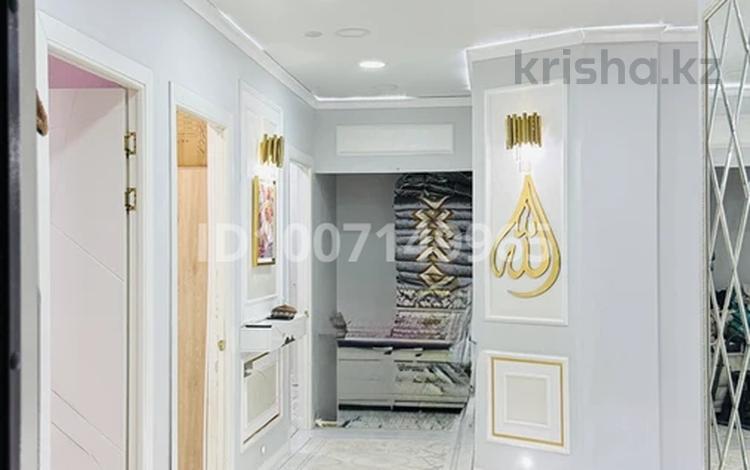 4-комнатная квартира · 120 м² · 8/8 этаж, 35-мкр 5 за 27.5 млн ₸ в Актау — фото 2