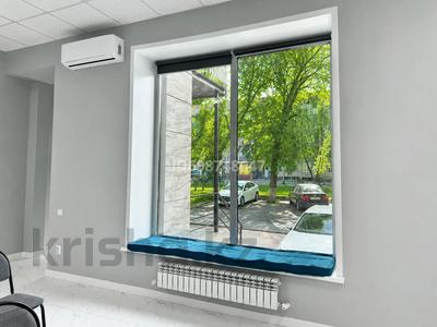 Свободное назначение, офисы, магазины и бутики, образование, развлечения, кабинеты и рабочие места, студии · 140 м² за 800 000 〒 в Уральске