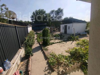 Часть дома · 4 комнаты · 80 м² · 6 сот., мкр Коккайнар — Азербайжан Мамбетова 199/9 за 300 000 ₸ в Алматы, Алатауский р-н