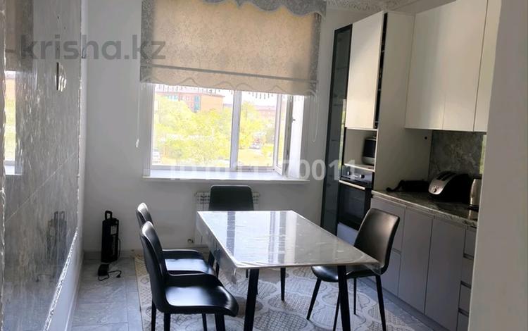 2-бөлмелі пәтер · 65 м² · 3/10 қабат, Степной 4 ш/а. 23/1, бағасы: 41 млн ₸ в Караганде, Казыбек би р-н — фото 2