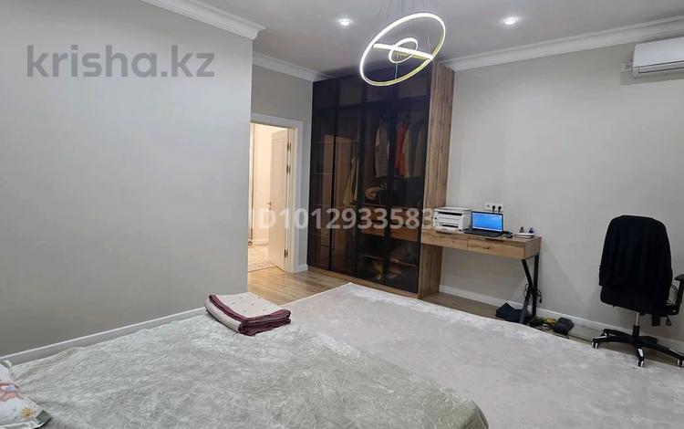 3-бөлмелі пәтер · 130 м² · 2/5 қабат, мкр Нурсая-3, Абылхайыр хан 46/1 — теннисный центр, бағасы: 70 млн ₸ в Атырау — фото 2