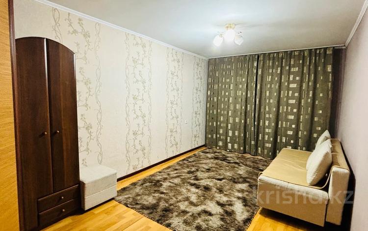 1-комнатная квартира, 34 м², 4/4 этаж помесячно, мкр №6 10 — Абая-Алтынсарина