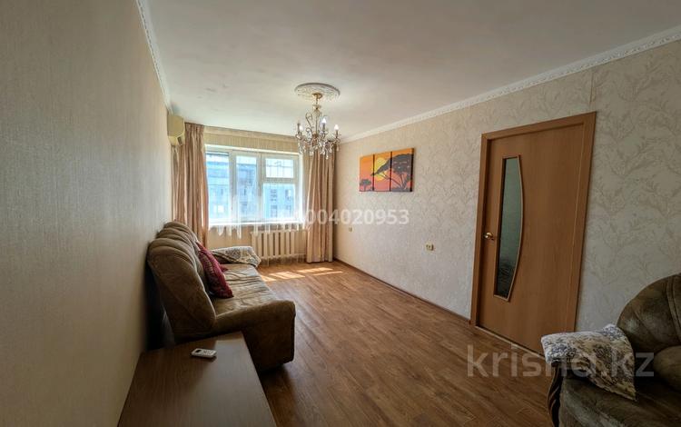 3-комнатная квартира · 65 м² · 4/5 этаж, Универсам — Абая/Муратбаева за 140 000 ₸ в  — фото 2