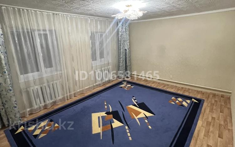 Отдельный дом · 3 комнаты · 120 м², Старый аэропорт Алмалы 35 — Алмалы(Яблоневая) за 100 000 〒 в Уральске — фото 2