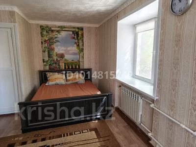 1-комнатная квартира · 34 м² · 2/4 этаж, Казыбек би 24 — СОШ им. Бауыржана Момышулы за 15 000 ₸ в Топаре