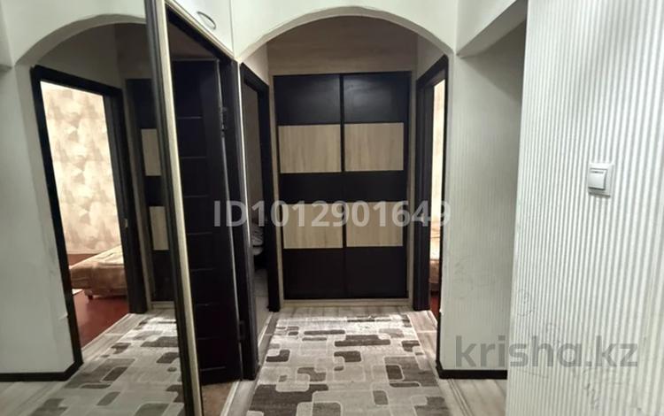 3-комнатная квартира · 75 м² · 4/5 этаж, 15-й мкр 5 за 10 000 ₸ в Актау — фото 2
