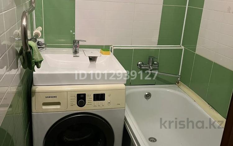 2-бөлмелі пәтер · 43 м² · 2/5 қабат, Строителей 6а, бағасы: 95 000 ₸ в Аксу — фото 2