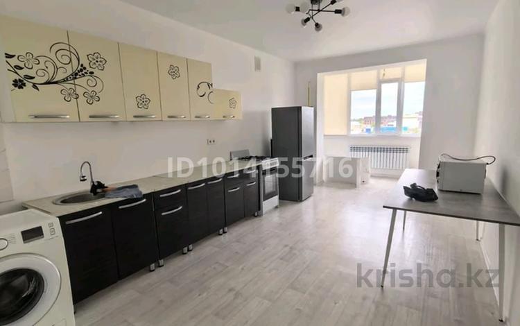 1-комнатная квартира · 72 м² · 3/4 этаж, мкр Старый Аэропорт, Шапет Коспанова 17Б за 150 000 ₸ в Уральске — фото 2