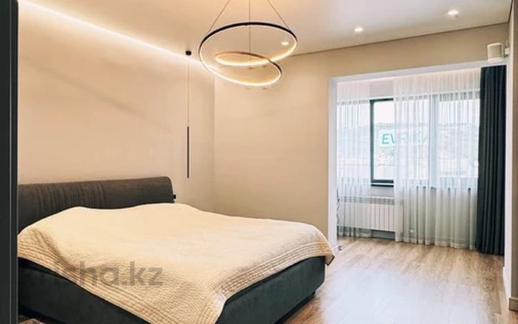 3-комнатная квартира · 144 м² · 13/14 этаж, Мкр. Самал-3 15 за 200 млн 〒 в Алматы, Медеуский р-н — фото 2