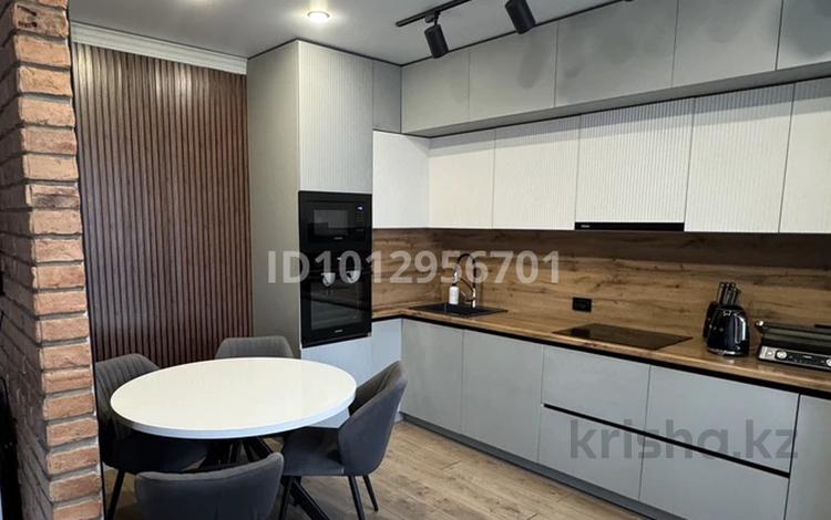 3-бөлмелі пәтер · 90 м² · 2/5 қабат, Майкудук, мкр Мамыраева 7/2, бағасы: 29 млн ₸ в Караганде, Алихана Бокейханова р-н — фото 2