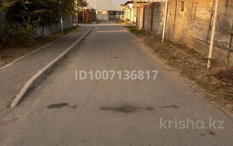 Өнеркәсіптік база · 6.5 сотық, мкр Ожет 18 — Возле Базар Кенжехан, бағасы: 950 000 ₸ в Алматы, Алатауский р-н — фото 2
