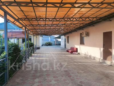 Отдельный дом · 5 комнат · 200 м² · 9 сот., мкр Самал, Олжагали Султангалиев (21) 7 — Пересечение улицы 5 за 350 000 〒 в Атырау