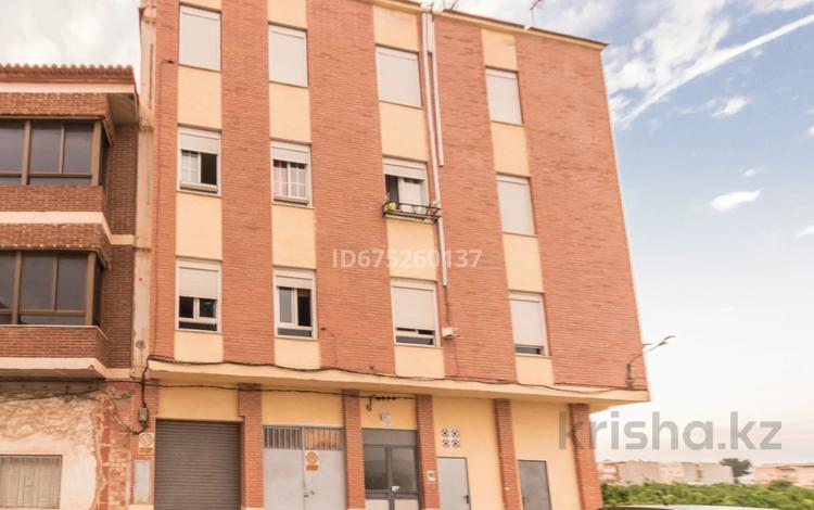 3-комнатная квартира, 70 м², 2/4 этаж, Barrio Tremolar 10 за 20 млн 〒 в Валенсии — фото 2