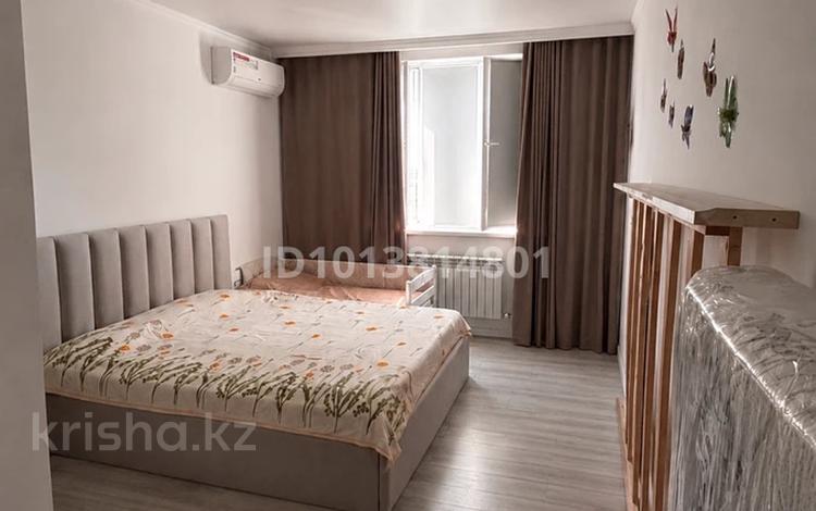 2-бөлмелі пәтер · 76 м² · 12/12 қабат, Баишева 28, бағасы: 64 млн ₸ в Алматы, Медеуский р-н — фото 2