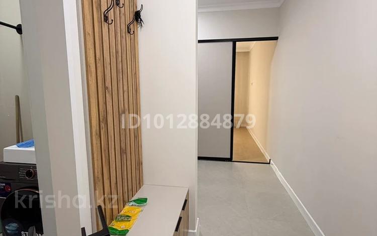 1-бөлмелі пәтер · 40 м² · 1/1 қабат, мкр Достык 12 — Абая - Момышулы, бағасы: 200 000 ₸ в Алматы, Ауэзовский р-н — фото 2