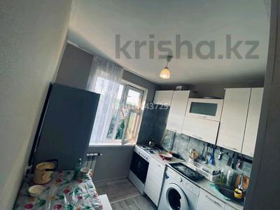2-комнатная квартира · 36 м² · 5/5 этаж, Акмурзина 1 за 40 000 ₸ в Уральске