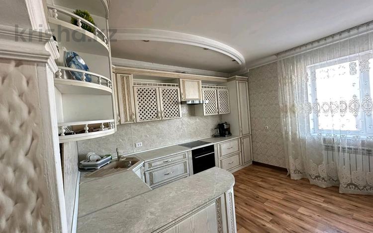 Отдельный дом · 5 комнат · 321 м² · 7.8 сот., Габдулина за 85 млн ₸ в Кокшетау — фото 2